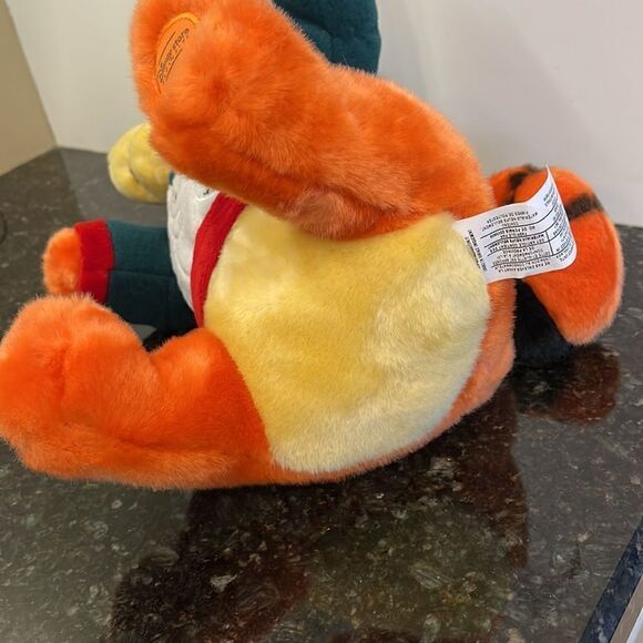 Disney Winnie the pooh Tiger Christmas snowman sweater plush Santa Hat - Picture 9 of 9